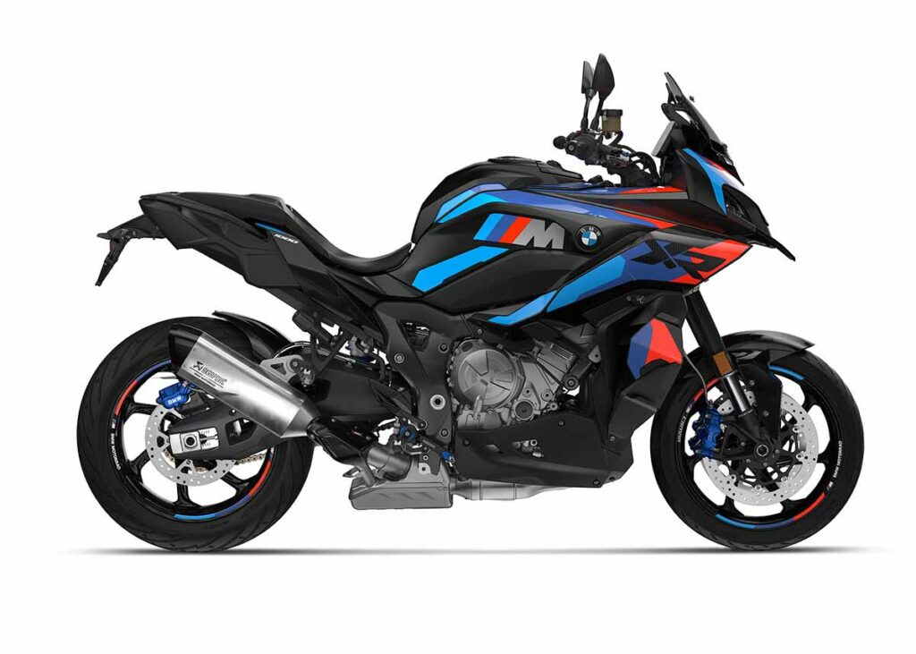 Las 10 motos nuevas que te sorprenderán en 2024: se salen de lo común 13 BMW M 1000 XR 2024, negro, rojo y azul