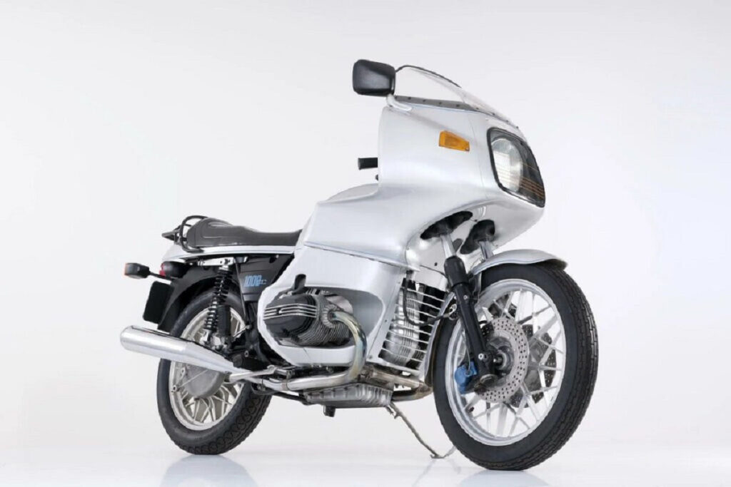 ¿Qué es el carenado de la moto y cuál es su función? 15 Primer carenado integral en moto de serie, BMW R 100 RS