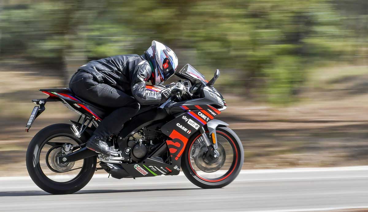 Carenado integral de moto, aerodinámica