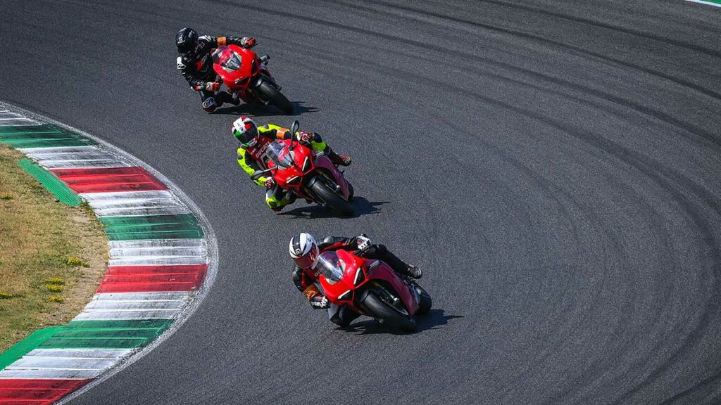 Ducati abre las inscripciones para sus cursos de conducción 2024 12 ducati-dre-2024-1