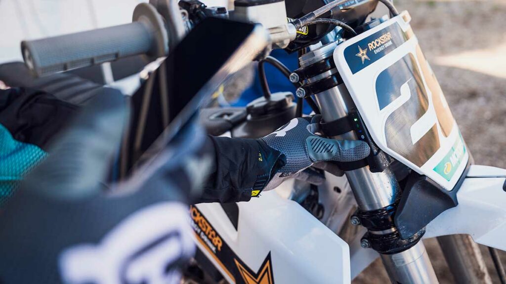 Ya está aquí la nueva gama Husqvarna FC Rockstar Edition 2024 11 gama-husqvarna-fc-rockstar-edition-2024-1
