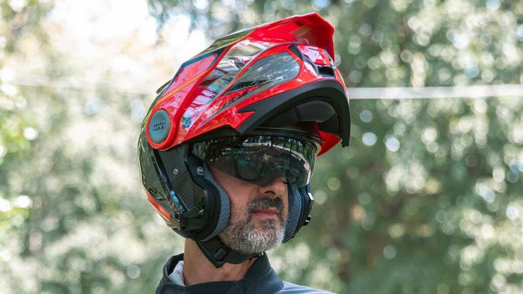 El GIVI X.27 Tourer es el casco modular para los amantes de las motos trail 11 Casco GIVI X.27 Tourer
