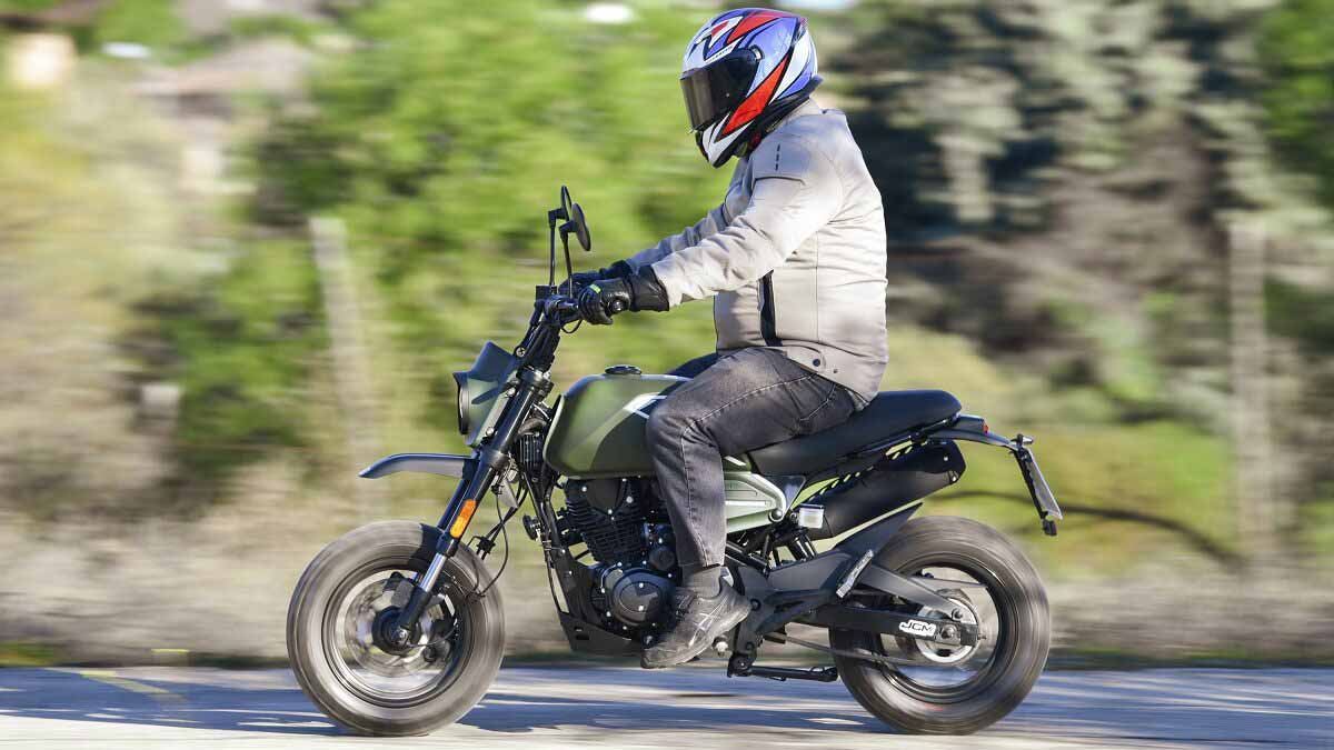 Fotos de las 7 motos de 125 más bajas 8 Las 7 motos de 125 más bajas