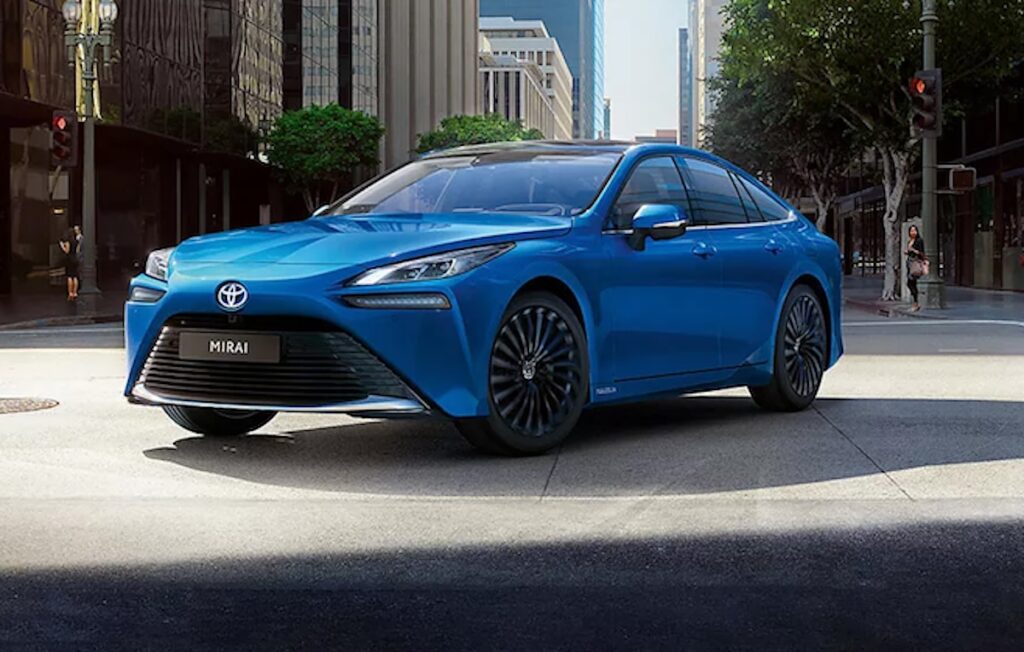 Qué pasa con las motos de hidrógeno: ¿son el futuro o una moda pasajera? 11 Las motos de hidrógeno y su futuro, Toyota Mirai