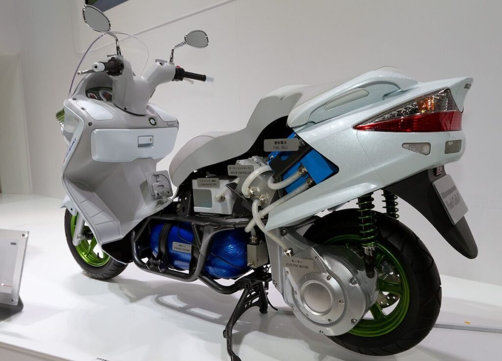 Qué pasa con las motos de hidrógeno: ¿son el futuro o una moda pasajera? 12 Las motos de hidrógeno y su futuro, Suzuki Burgman