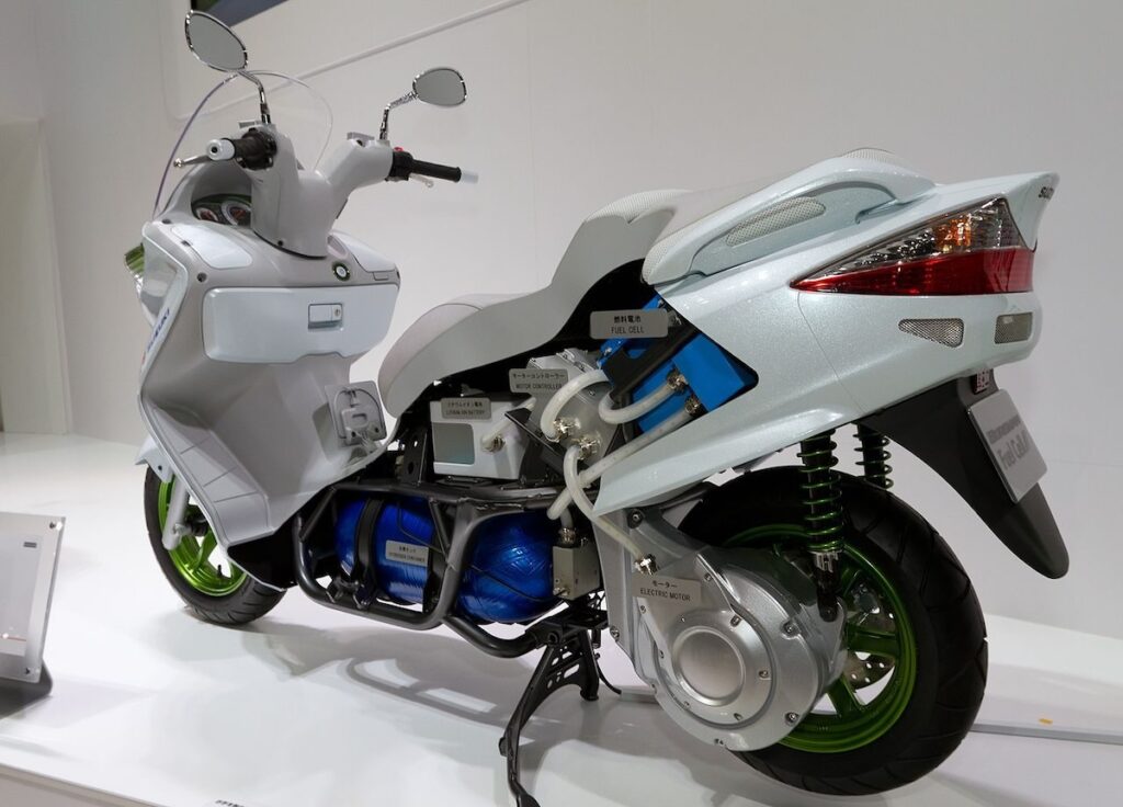 Las motos de hidrógeno y su futuro, Suzuki Burgman