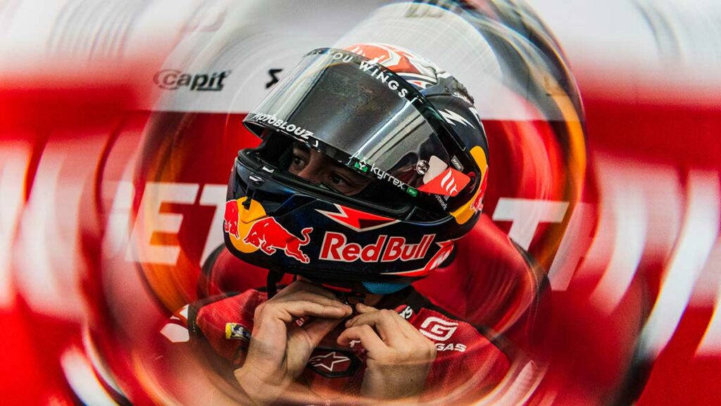 MT Helmets llega a MotoGP con el debut de Pedro Acosta 12 MT Helmets debut en MotoGP