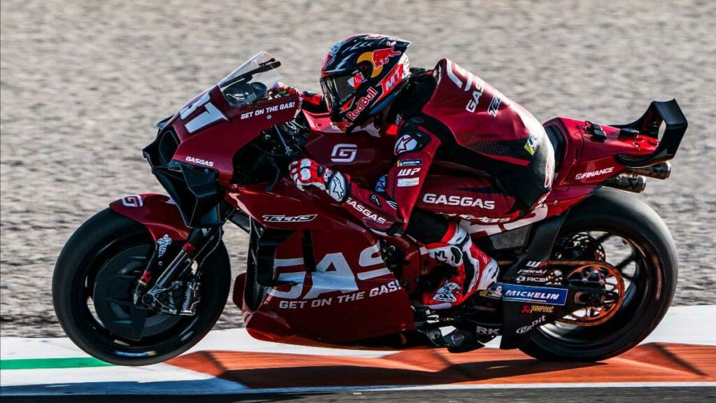 MT Helmets llega a MotoGP con el debut de Pedro Acosta 11 MT Helmets debut en MotoGP