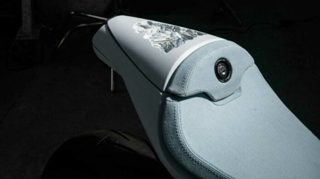 MV Agusta sube de nivel al presentar una escultura totalmente funcional 12 mv agusta superveloce arsham 3