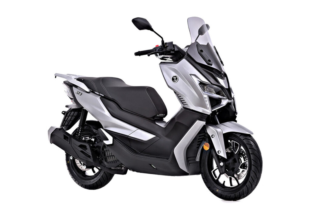 Este es el precio del Suzuki Avenis y los scooter 125 rivales 20 voge sr1 125 v2