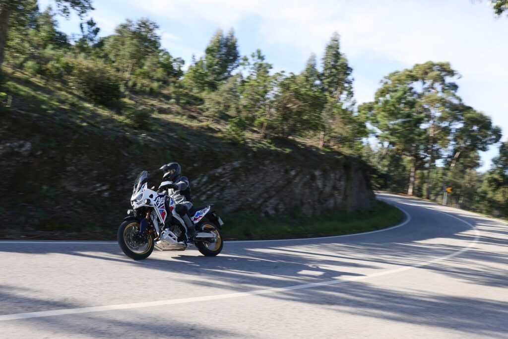 La Honda Africa Twin Adventure Sports 2024 trasgrede su filosofía de moto maxitrail tras casi 40 años entre nosotros 16 Honda Africa Twin Adventure Sports 2024 8