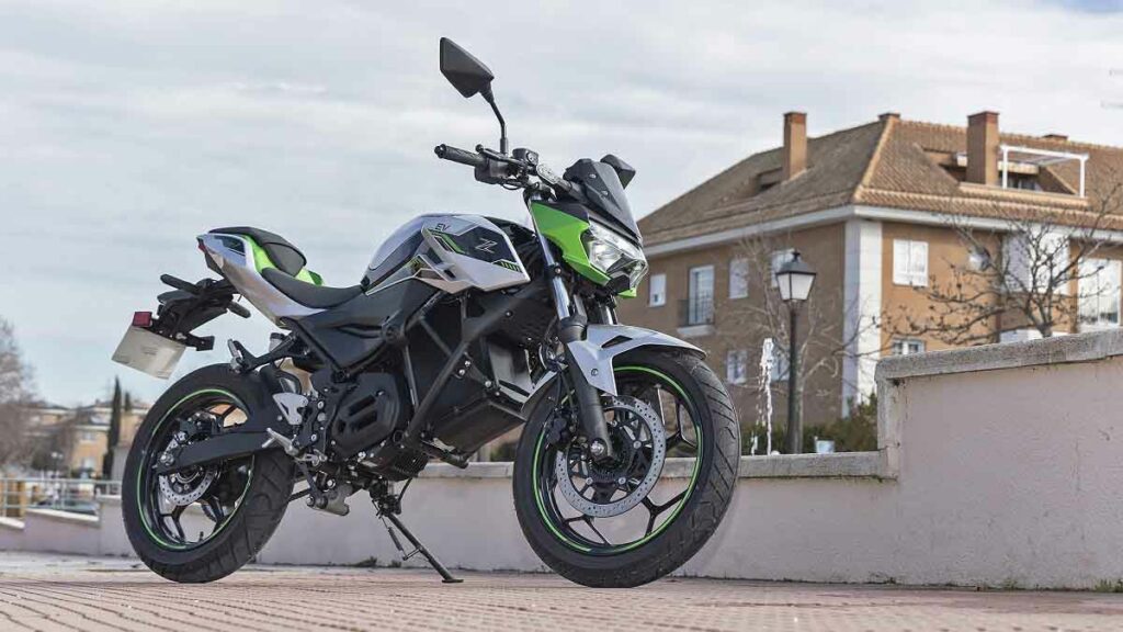 Kawasaki Z e-1 2024, verde, gris