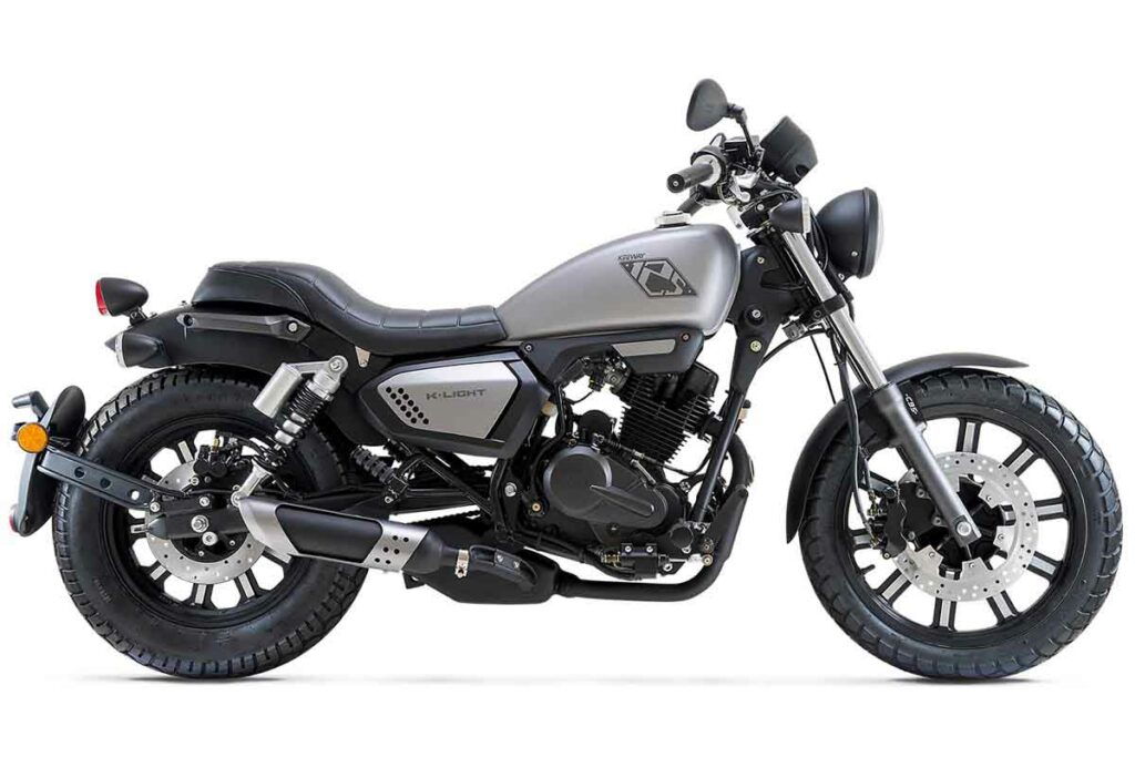 Las mejores motos de 125 cc por relación calidad precio de 2024 15 Keeway K-Light 125, gris