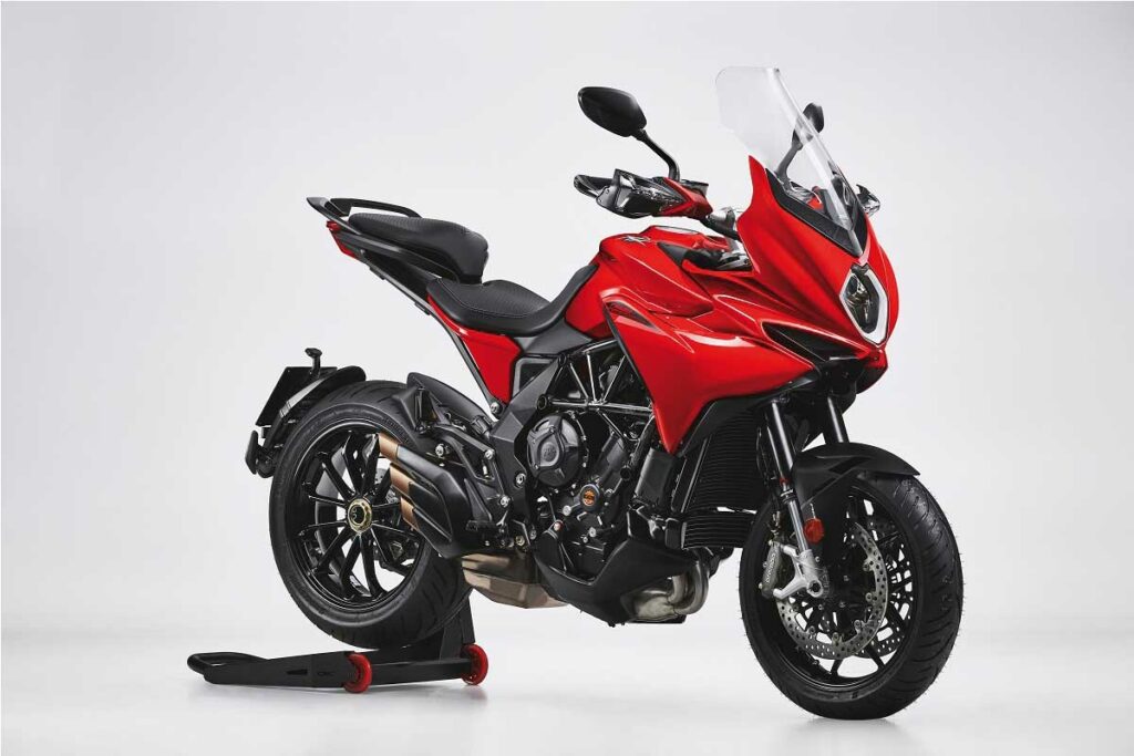 Este es el precio de la Moto Guzzi Stelvio y las motos trail que se presentan como principales rivales 16 MV Agusta Turismo Veloce