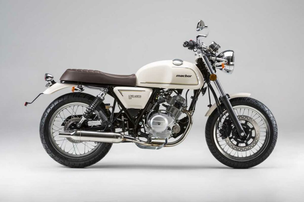 Las motos naked 125 más baratas para el carnet de coche: cuestan menos de 2.500 euros 18 Macbor Lord Martin, blanco