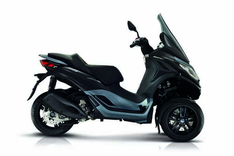 Piaggio MP3 300 HPE, negro