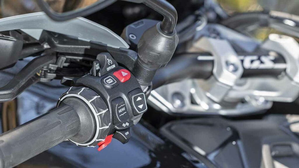 He recorrido más de 3.000 kilómetros con la BMW R 1300 GS y estos tres detalles hacen que todo sea más fácil 15 Prueba BMW R 1300 GS Triple Black 2024