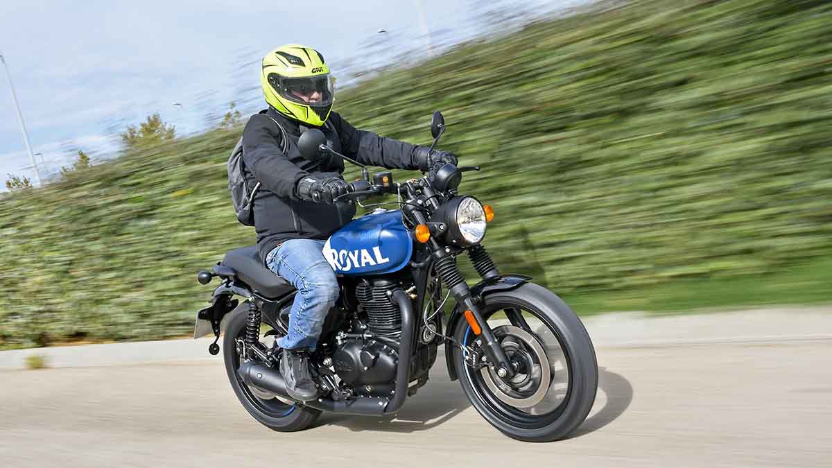 Fotos de las motos retro más baratas en 2024 8 Royal Enfield HNTR 350