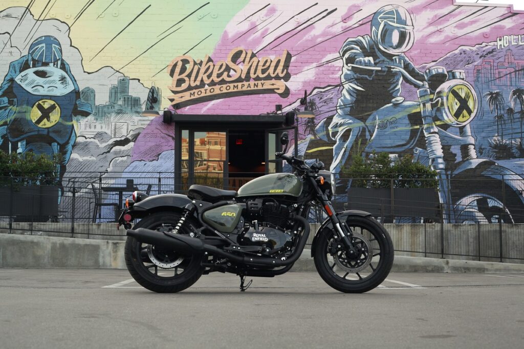 La Royal Enfield Shotgun 650 es el axioma de la moto custom fácil y eficaz 14 Royal Enfield Shotgun 650 2024 1
