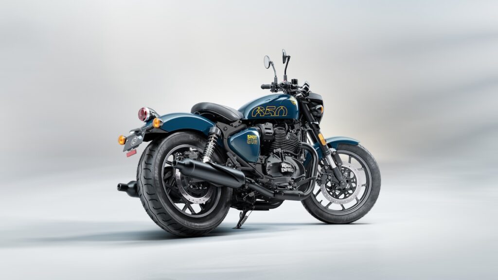 La Royal Enfield Shotgun 650 abre una nueva senda del custom para el carnet A2 11 Royal Enfield Shotgun 650
