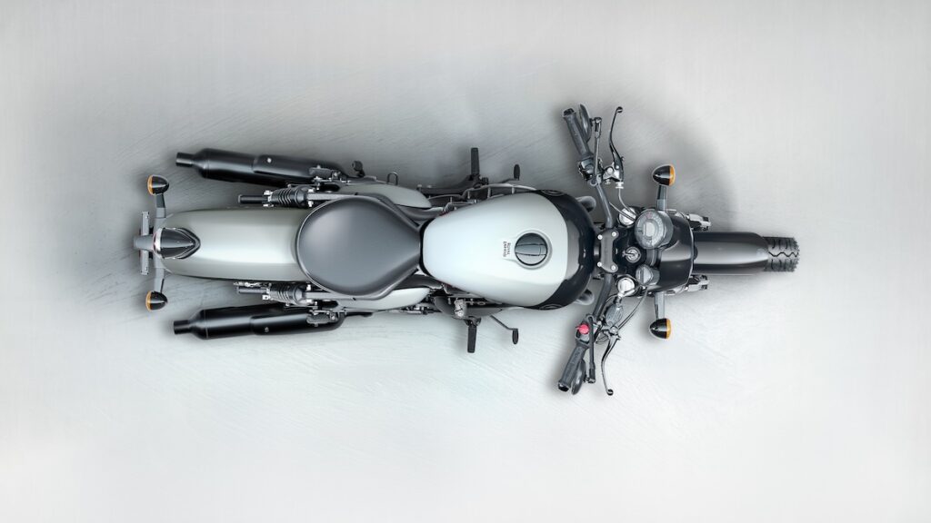La Royal Enfield Shotgun 650 abre una nueva senda del custom para el carnet A2 14 Royal Enfield Shotgun 650