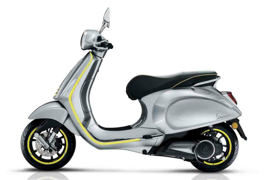 La moto eléctrica Kawasaki Z e-1 y sus rivales 16 Vespa Elettrica