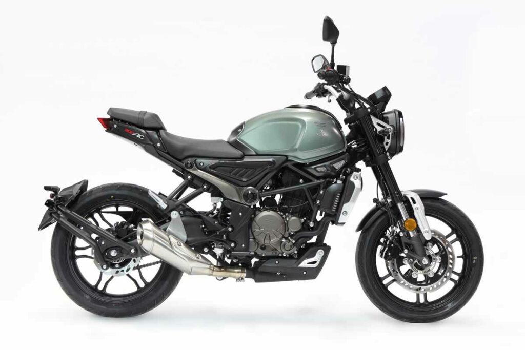 Las motos retro más baratas en 2024: cuestan menos de 4.299 euros 12 Voge 300 AC