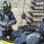 La DGT y los guantes de moto obligatorios