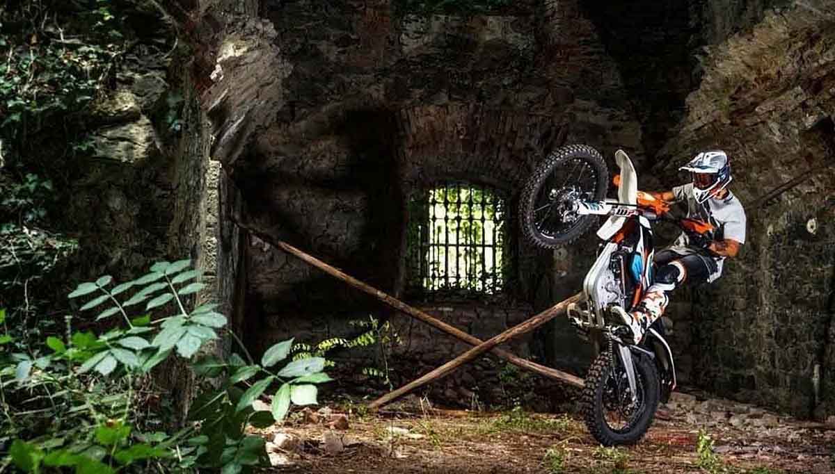 KTM Freeride E-EX, acción