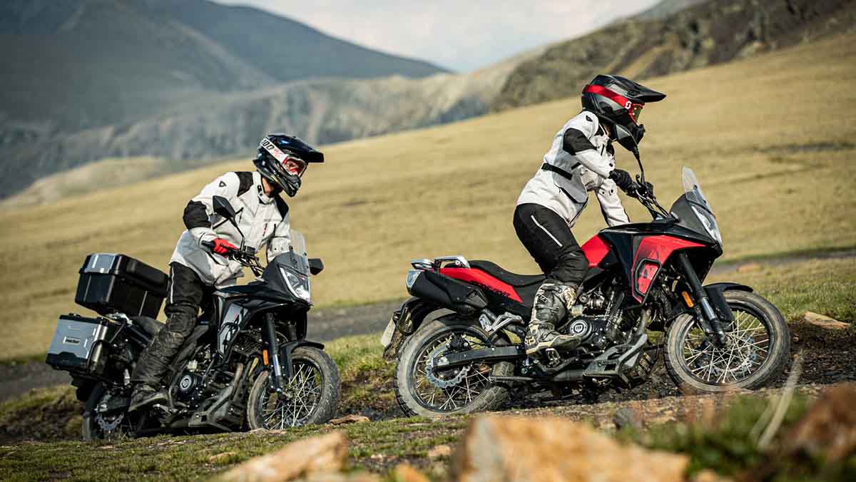 Macbor Montana XR-1 125, trail 125, acción