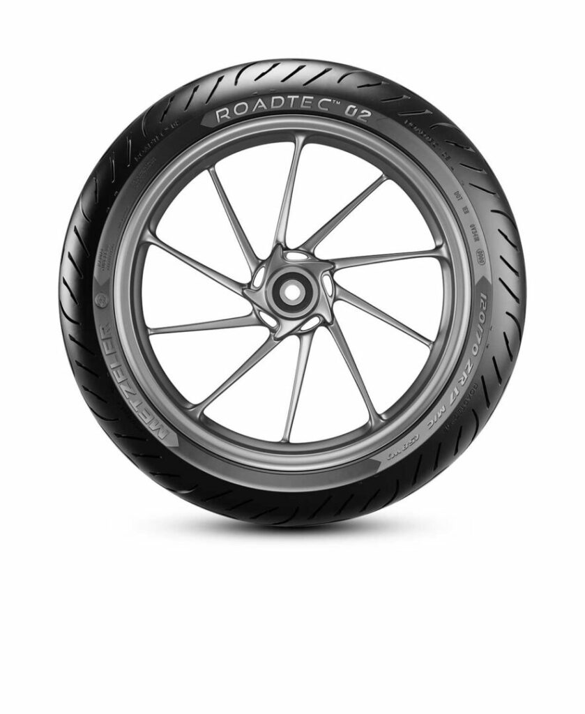¿Un neumático que se adapta a la conducción? Así es el nuevo Metzeler Roadtec 02 11 Neumáticos Metzeler Roadtec 02