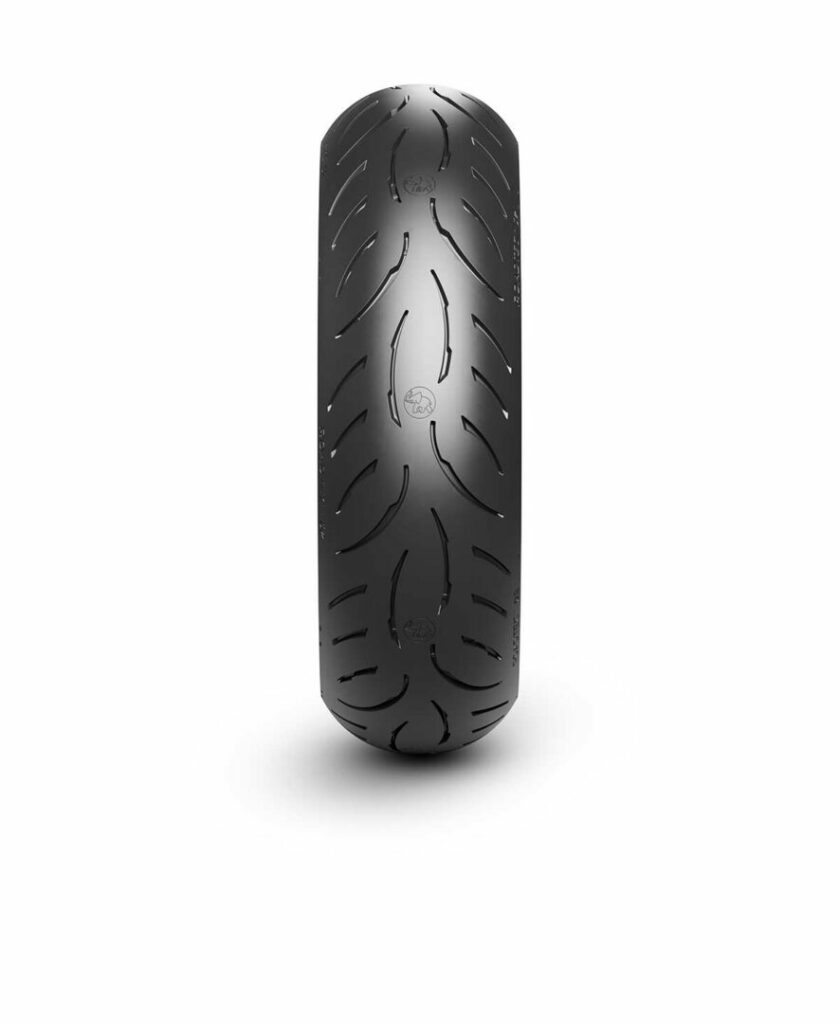 ¿Un neumático que se adapta a la conducción? Así es el nuevo Metzeler Roadtec 02 10 Neumáticos Metzeler Roadtec 02