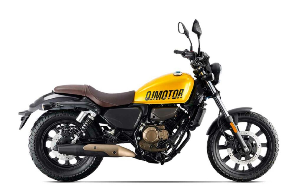 Las motos custom más baratas de cada marca en 2024 23 QJ Motor SRV 125, amarillo