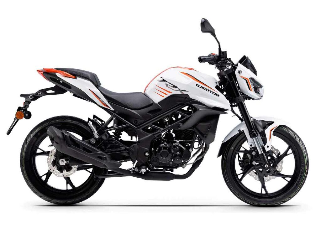 Las motos naked 125 más baratas para el carnet de coche: cuestan menos de 2.500 euros 12 QJ Motor TRX 125, blanco