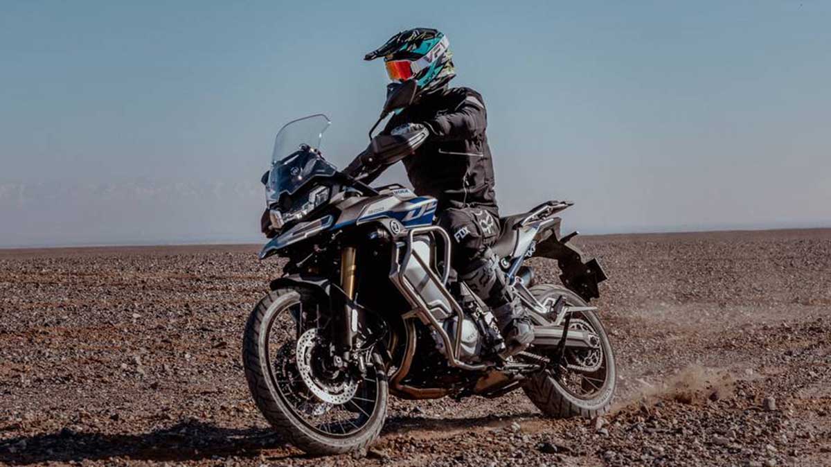 Tiene motor BMW de 95 CV y un precio de 8.888 euros: esta moto trail china de Voge es una compra redonda