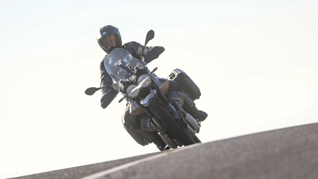 La moto trail para el carnet A2 de Moto Guzzi se revoluciona en 2024 13 A68I1463