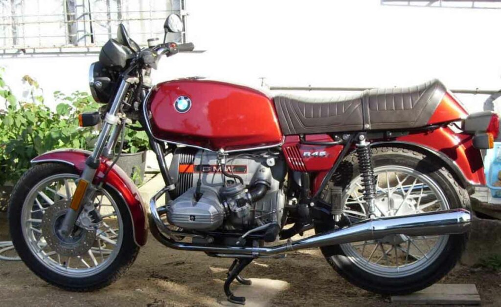 Las motos clásicas y "old school" que puedes conducir con el carnet A2 17 BMW R 45