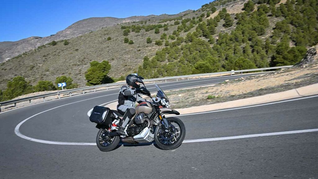 La moto trail para el carnet A2 de Moto Guzzi se revoluciona en 2024 12 FRZ 4039