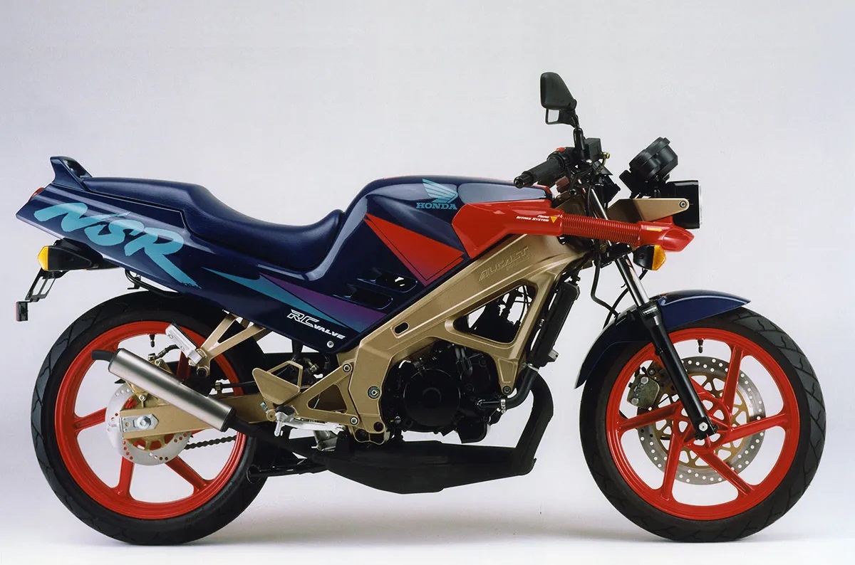 Honda NSR125F, estudio, lateral derecho