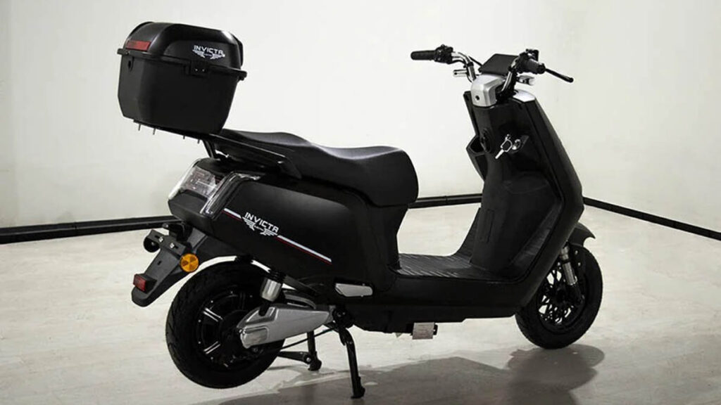 Los 10 scooter eléctricos más baratos de 2024: precios desde 1.689 euros 12 Invicta Electric Écija