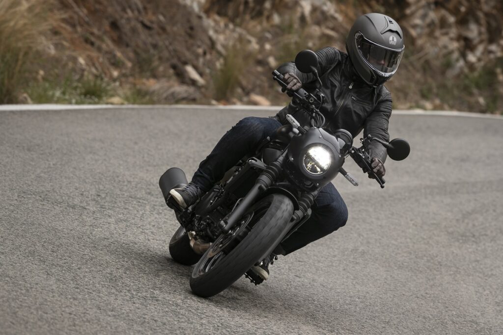 La Kawasaki Eliminator 500 como moto Kustom o Kruiser que te cambiará la visión del Karnet A2 18 KAWASAKI ELIMINATOR 2472