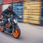 KTM 125 Duke, acción