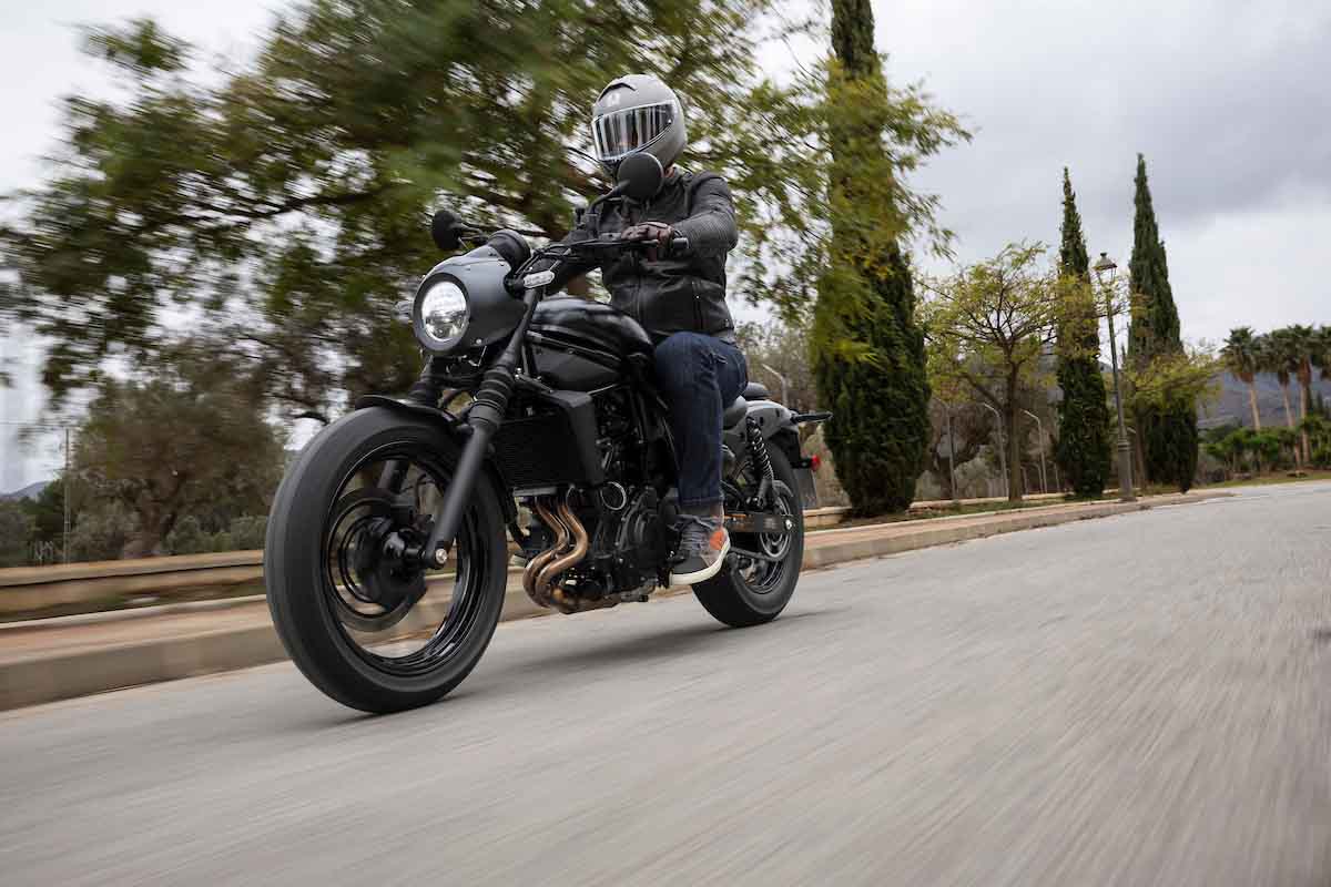 Caballete trasero Birh con soportes en V para diábolos - negro moto