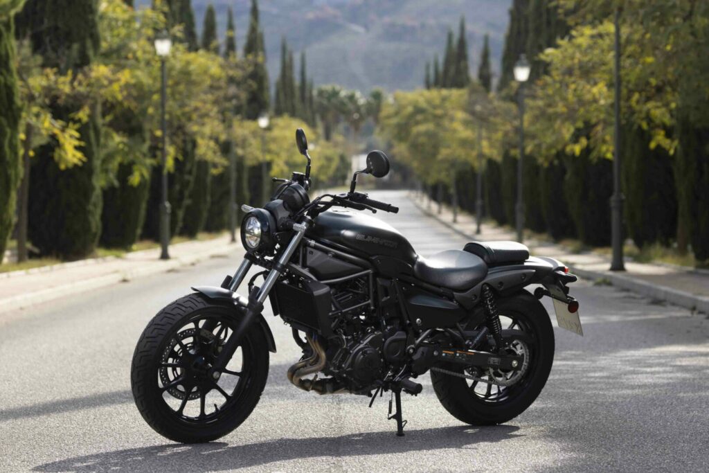 Kawasaki Eliminator 500, sus precios y las rivales 11 Kawasaki Eliminator 2024