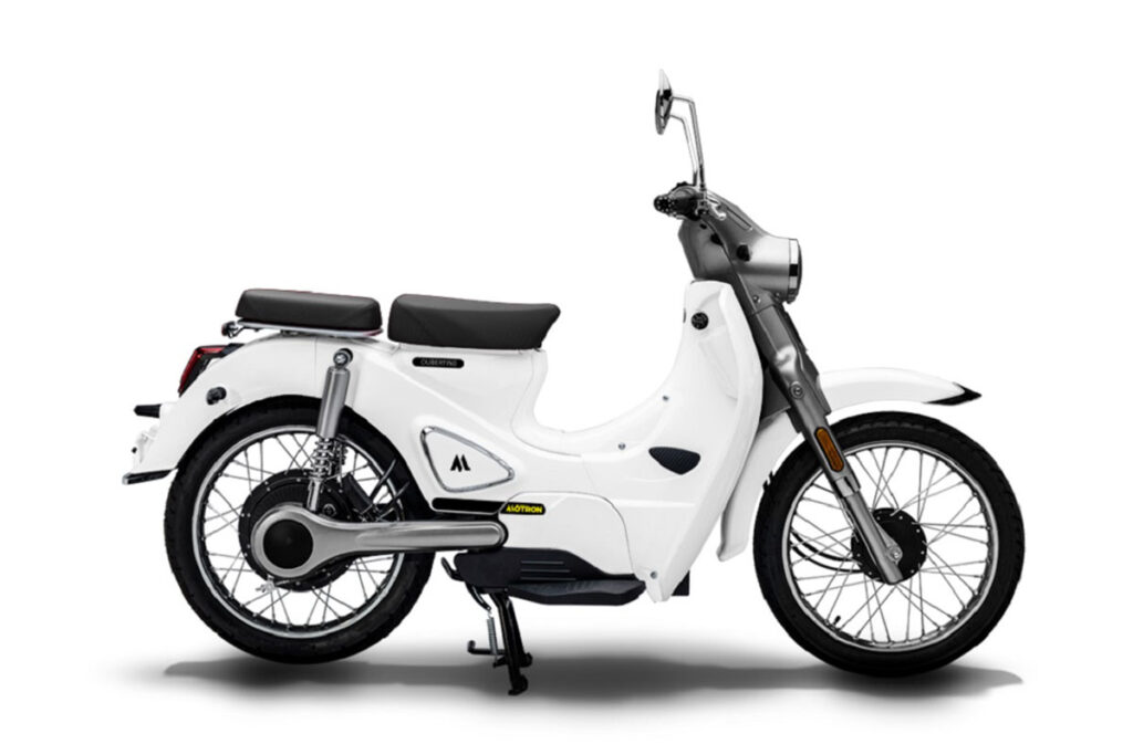 Los 10 scooter eléctricos más baratos de 2024: precios desde 1.689 euros 18 Motron Cubertino, blanco
