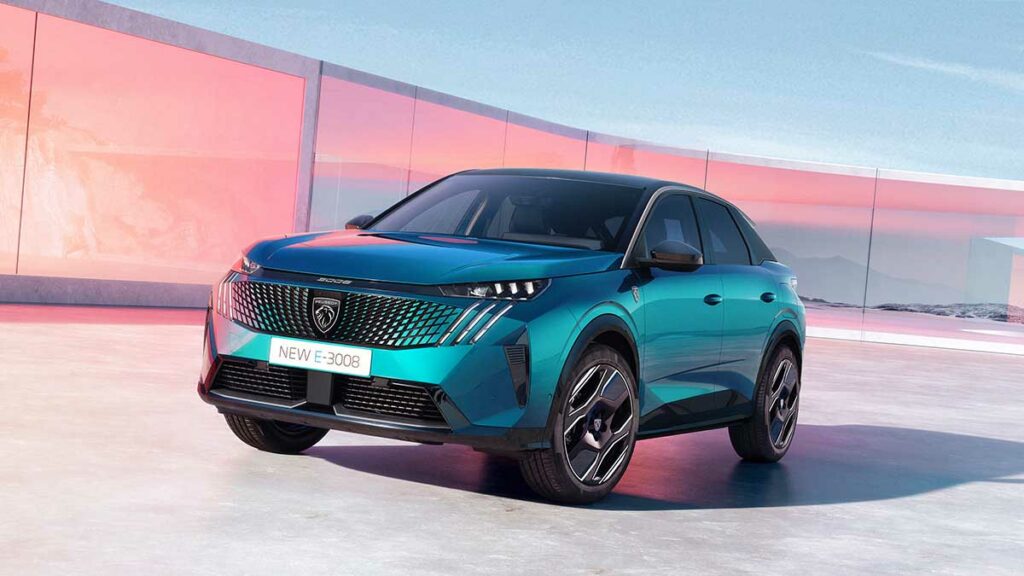 Las 8 marcas de motos que también fabrican coches en 2024 14 PEUGEOT E 3008