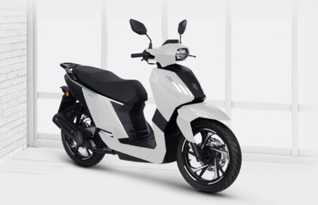Motos de 49 cc: por qué no se venden si son las más baratas 13 Peugeot Tweet 50