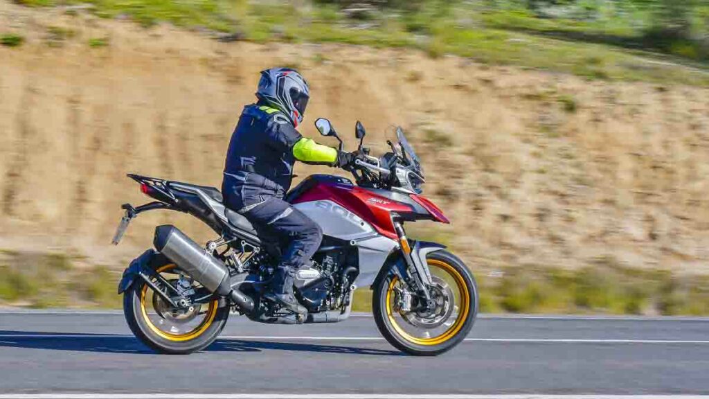 Las razones que hacen de la QJ Motor SRT 800X una de las primeras motos trail chinas de última generación 22 Prueba QJ Motor SRT 800X