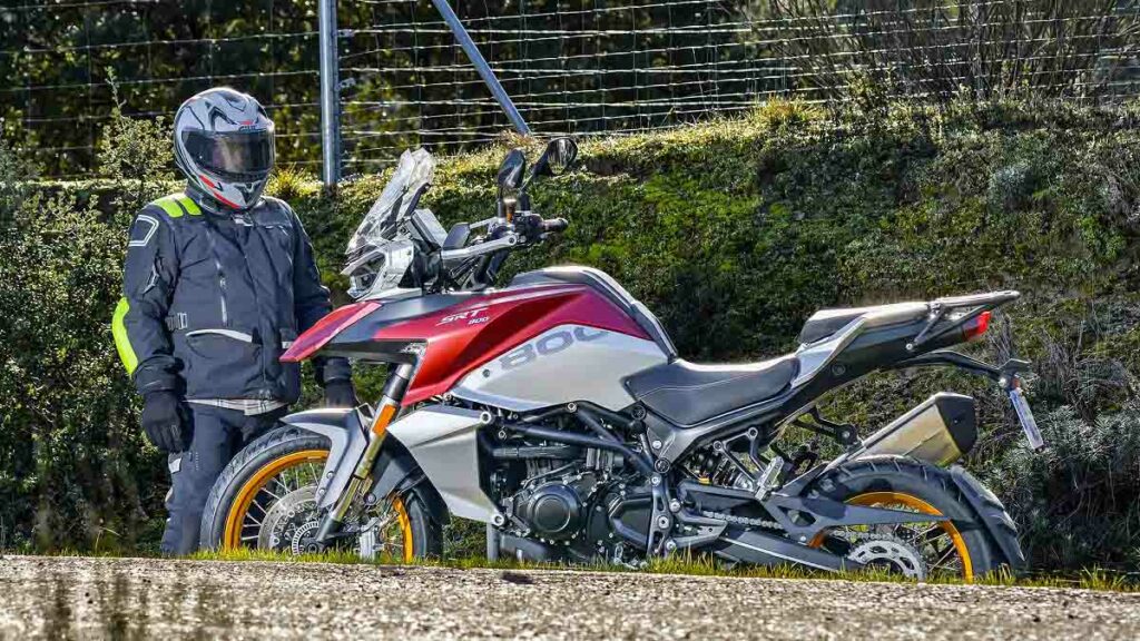 Las razones que hacen de la QJ Motor SRT 800X una de las primeras motos trail chinas de última generación 23 Prueba QJ Motor SRT 800X
