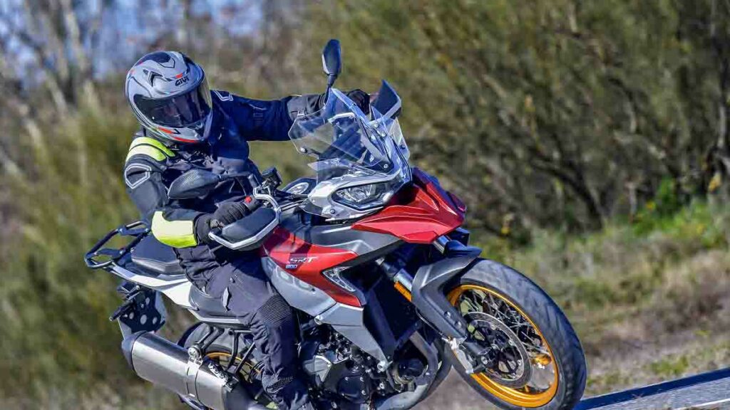 Las razones que hacen de la QJ Motor SRT 800X una de las primeras motos trail chinas de última generación 24 Prueba QJ Motor SRT 800X